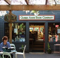 Queen Anne Book Company patio
